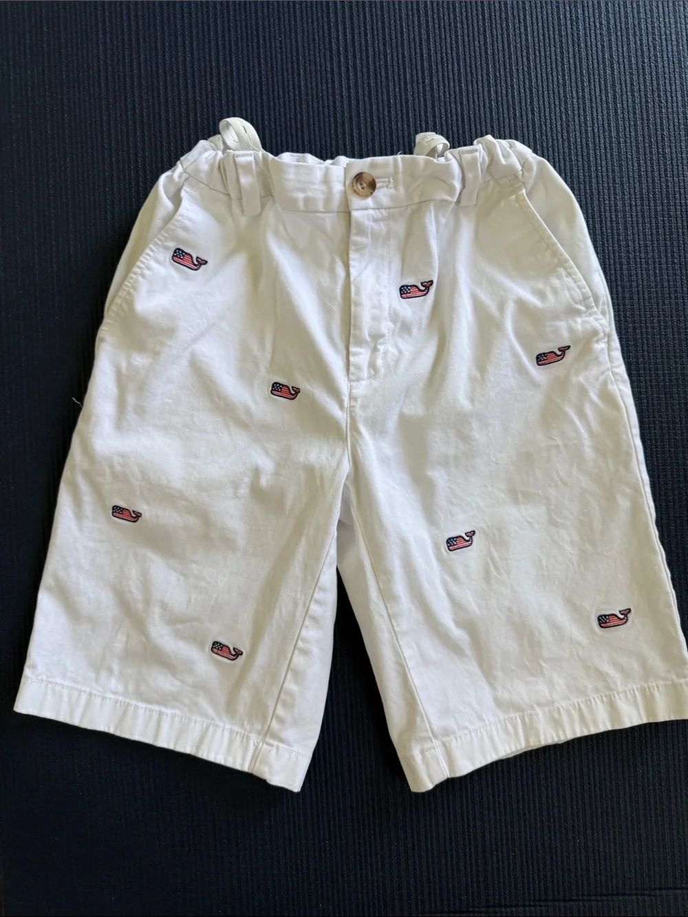 Vineyard Vines Boy’s White Embroidered USA Flag Whale Adjustable Shorts Size 18